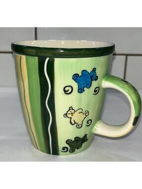 Alexandra & Co stripped mug Delta Kappa Greek letters - green with bears